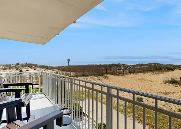Beautiful Coastal Getaway With Spacious Living And Easy Access *