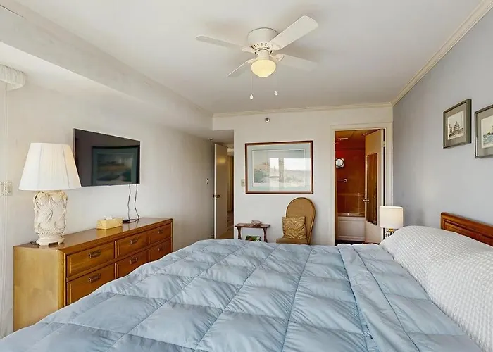Beautiful Coastal Getaway With Spacious Living And Easy Access Holiday home