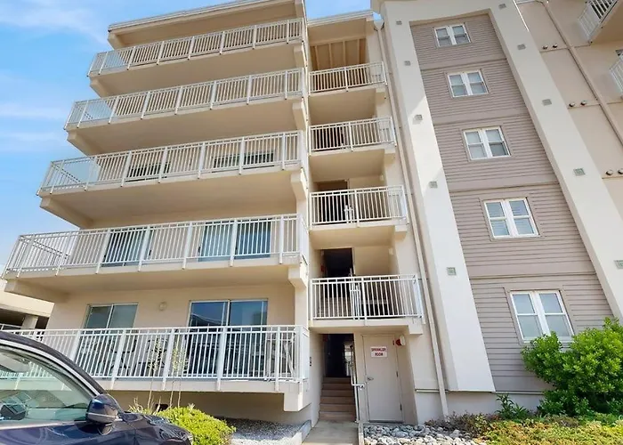 Beautiful Coastal Getaway With Spacious Living And Easy Access Ocean City